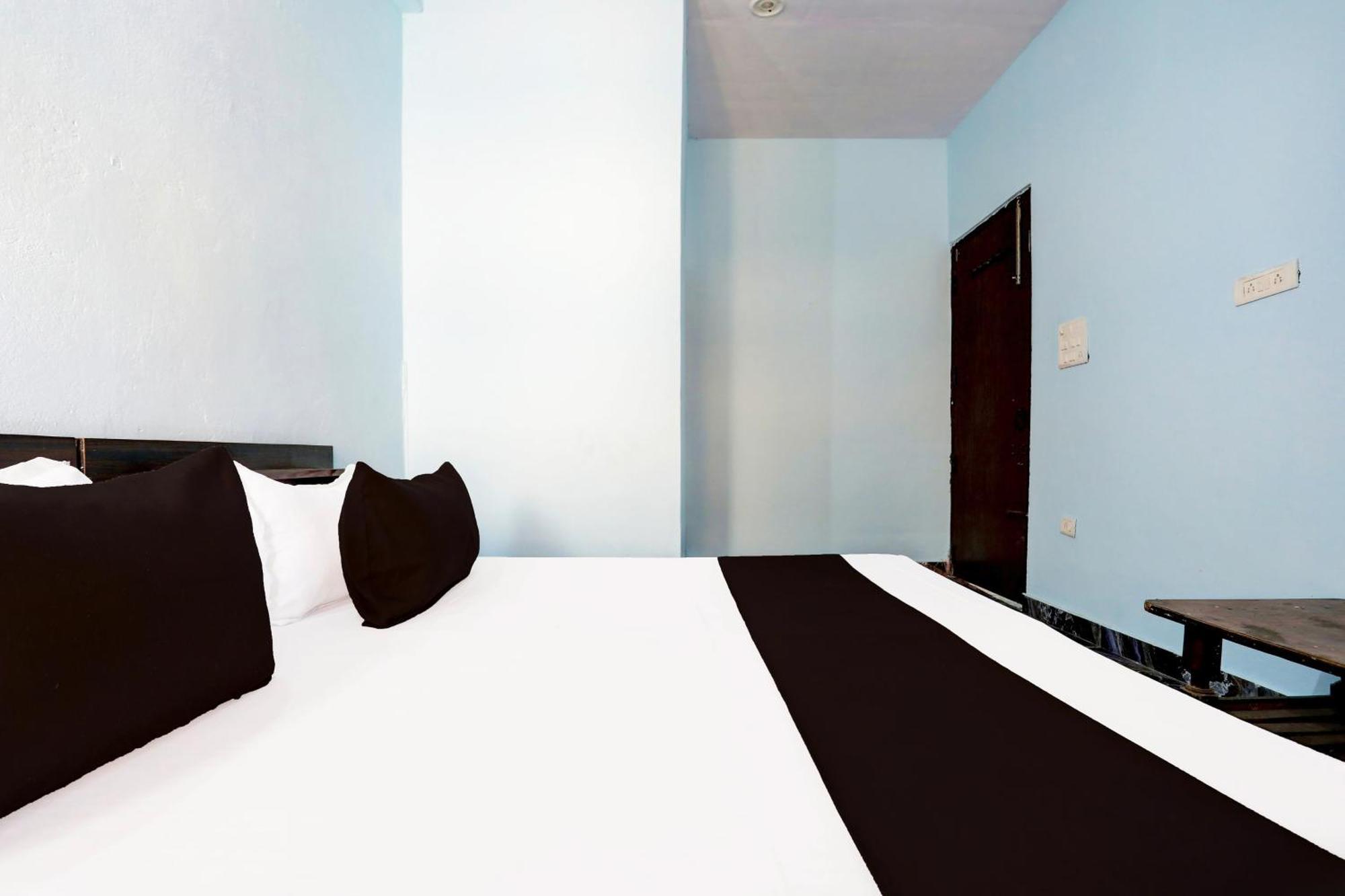Spot On New Diamond Guest House Rudrapur Exteriör bild