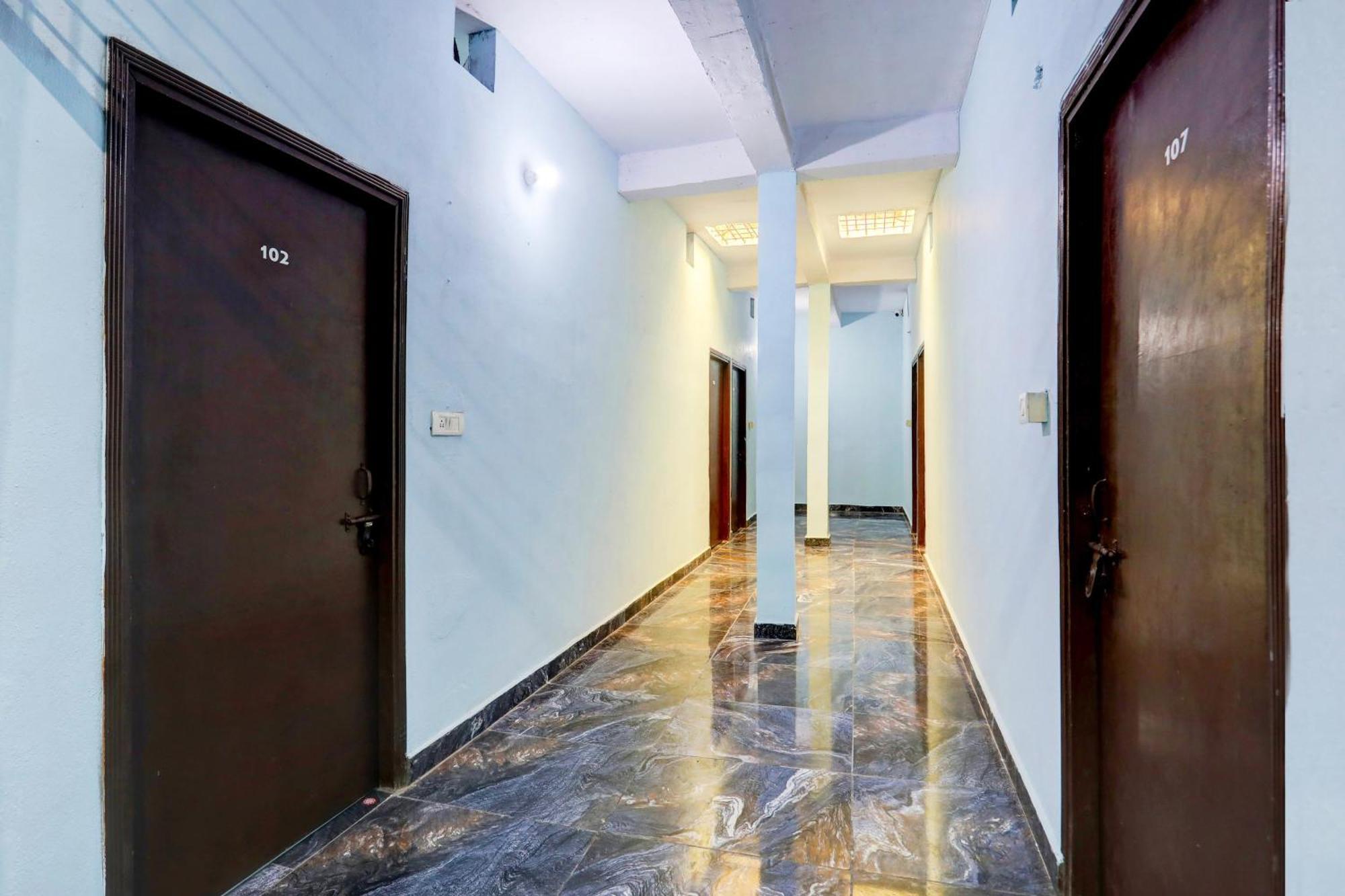 Spot On New Diamond Guest House Rudrapur Exteriör bild